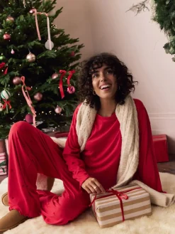 - Zachte pyjama met lange mouwen en hartjesprint*Next New