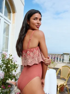 - Geborduurd bandeaubadpak met ruches en buikcorrectie*Next Outlet