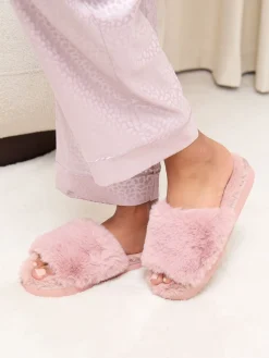 - pantoffels van imitatiebont met plateauzool voor nachtkleding*Lipsy Sale