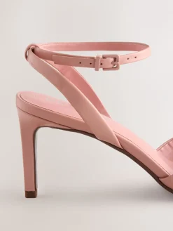 - Premium leren sandalen met peeptoe en hak*Next New