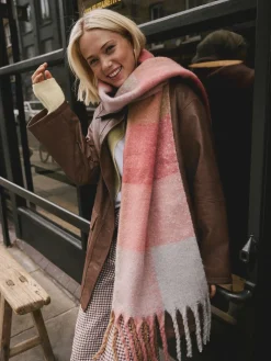 - Zware sjaal van geborstelde stof*Next Online