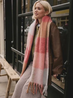 - Zware sjaal van geborstelde stof*Next Online