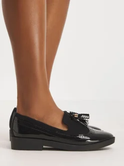 instappers met kwastjesrand en extra wijde pasvorm*Simply Be Sale