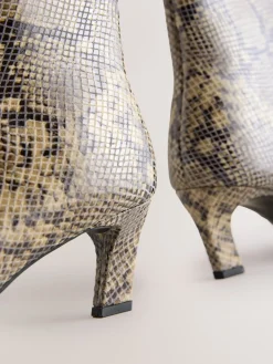 - Forever Comfort® enkellaarsjes met hak en spitse neus*Next Online