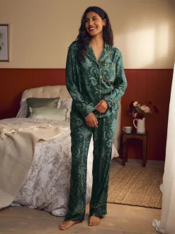Smaragdgroen - Josette pyjama met knopen*Laura Ashley Clearance