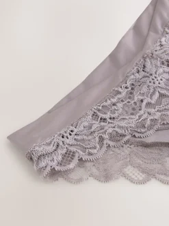 - Ultiem comfort slip met hoge beenuitsnijding en kanten achterkant*Next Best