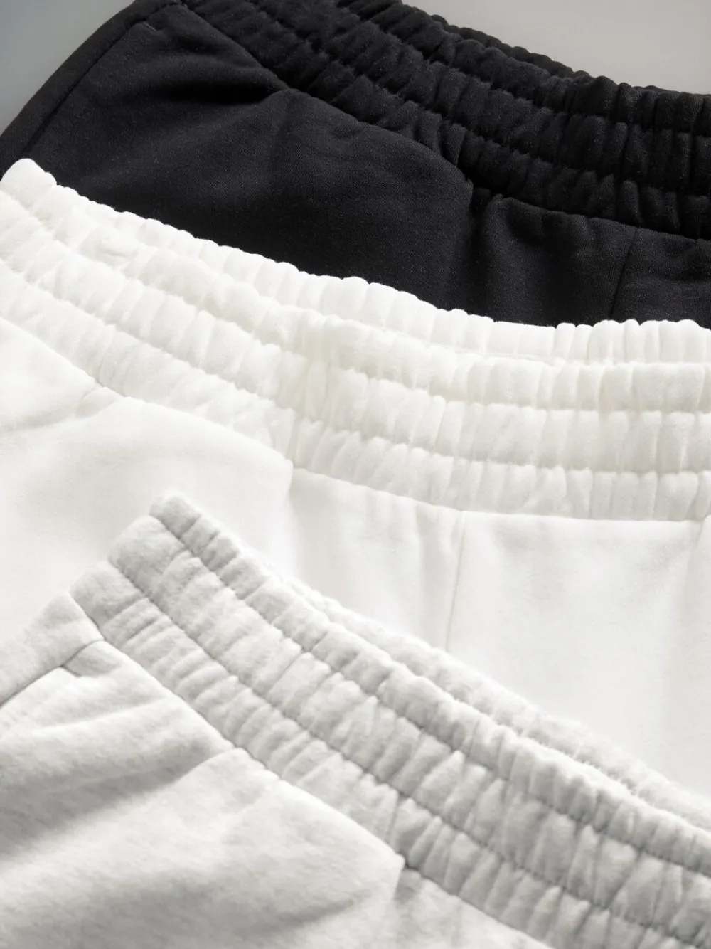 - Set van 3 sweatshorts*The Set Online