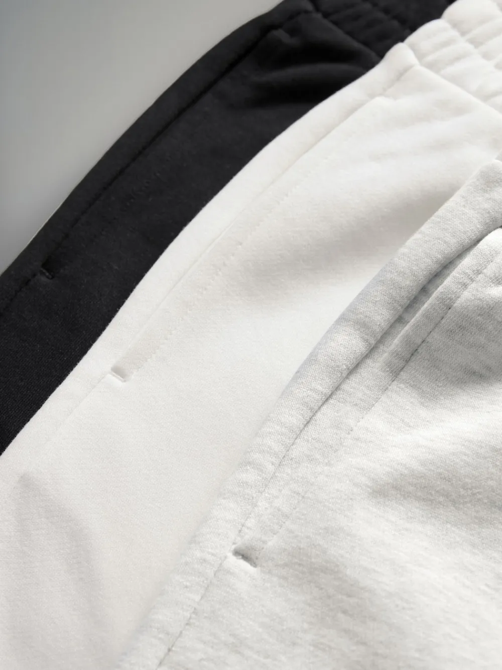 - Set van 3 sweatshorts*The Set Online