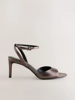 - Premium leren sandalen met peeptoe en hak*Next