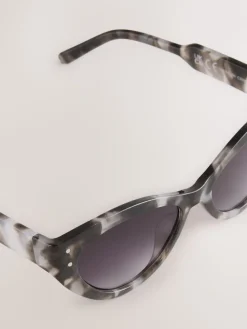 - Smalle kattenoogzonnebril*Next Clearance