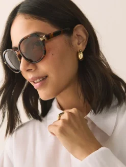 - Vierkante zonnebril*Next