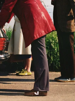 Eagle Swan Eagle Suede Volley Brown Trainers*Veja