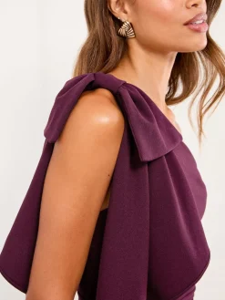 - jumpsuit met strik en één schouder*Lipsy Clearance