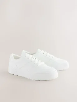 - Cleat Chunky sneakers met vetersluiting*Next