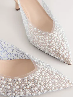 - Forever Comfort® puntige slingback-hakken met vinyl en sierstenen*Next New