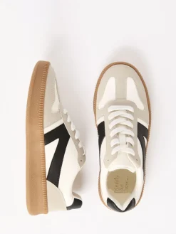 - Lace Up Retro Gumsole Sports Trainers*Friends Like These Sale