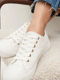 - Gelakte honkbalsneakers*Next Hot