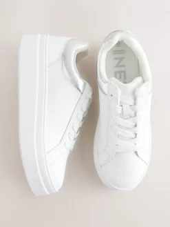 Wit - Leren sneakers met ronde neus en dikke vetersluiting*Next Discount
