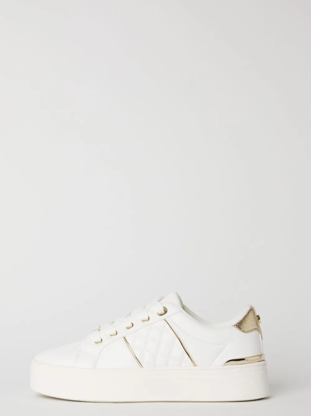 - - Gestreepte vetersneakers met platte, grove plateauzool*Lipsy Clearance