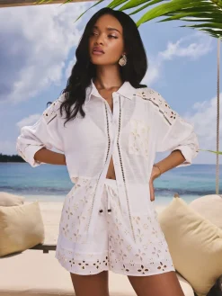 - ruimvallend strandoverhemd met broderie van 100% katoen*Lipsy Discount