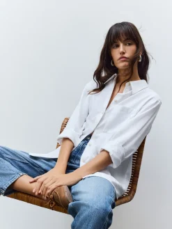 - Ruimvallend 100% katoenen button-down casual overhemd met lange mouwen*Next Outlet