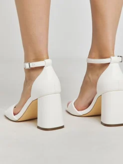 - Barely There sandalen met blokhak en extra wijde pasvorm*Simply Be Discount