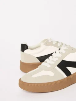 Wit en zwart - Lace Up Retro Gumsole Sports Trainers*Friends Like These Online