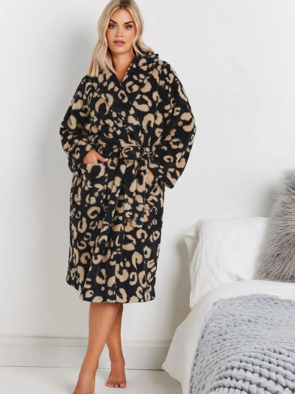 donzige badjas met sjaalkraag en dierenprint*Yours Curve Outlet