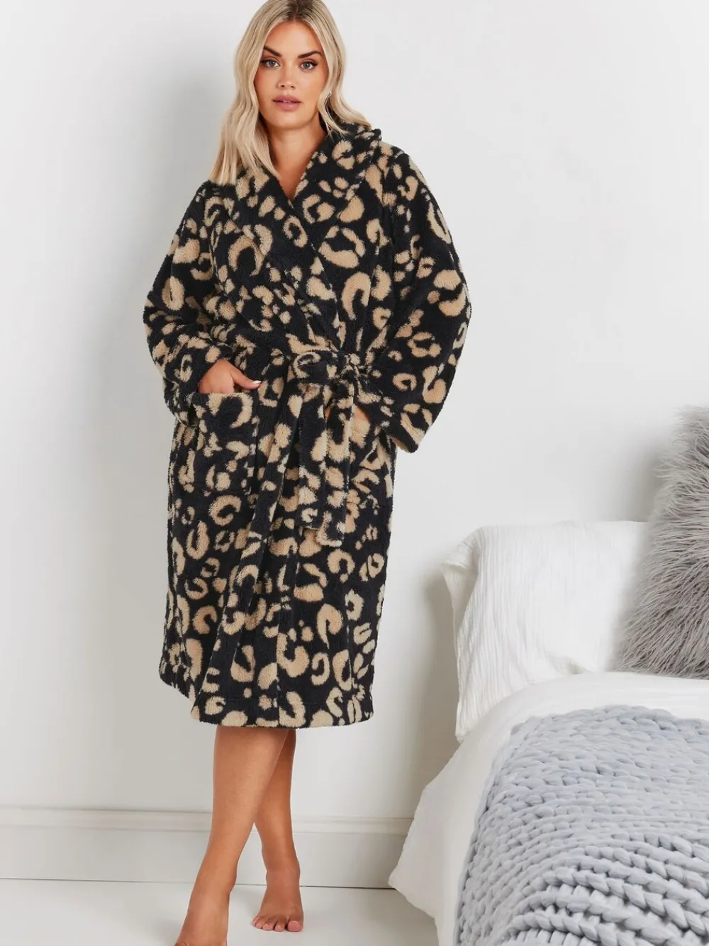 donzige badjas met sjaalkraag en dierenprint*Yours Curve Outlet