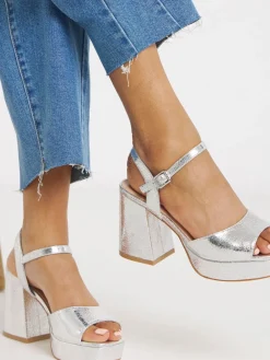 - Back Bow Pointed Toe Heel*Simply Be Online