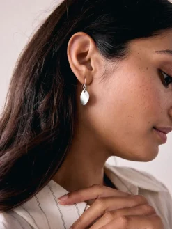 - Oorhangers met bloemblad*Next Discount