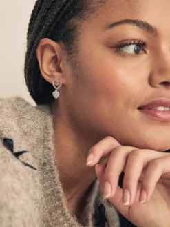 - Oorknopjes met glinsterend hartje met hanger*Next Outlet