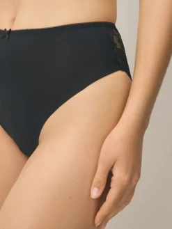 Zwart - 3 Niet-aftekenende slips met kanten achterkant*Next Best