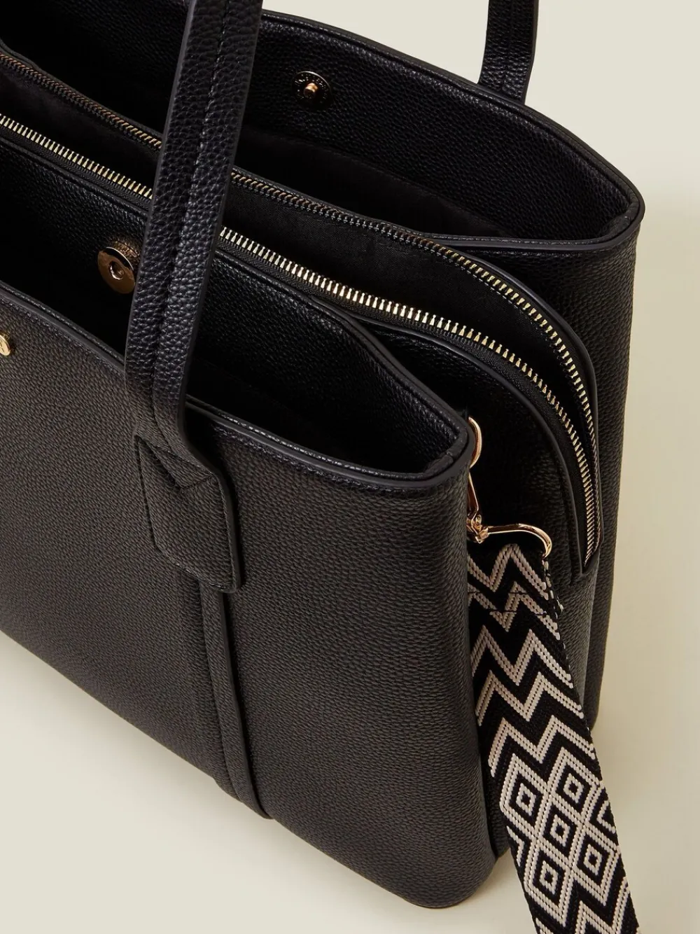 - Webbing Strap Tote Bag*Accessorize Hot