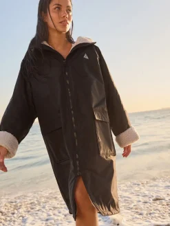 - Actieve badjas om je om te kleden voor het zwemmen*Next Sale