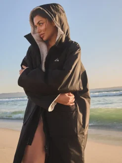 - Actieve badjas om je om te kleden voor het zwemmen*Next Sale