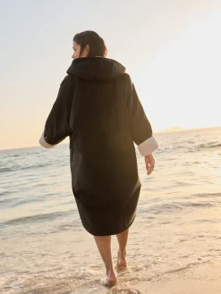 - Actieve badjas om je om te kleden voor het zwemmen*Next Sale