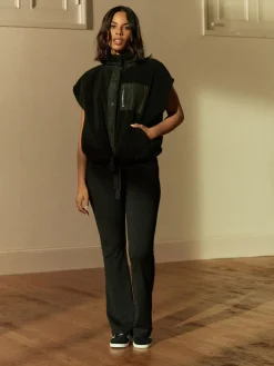 - Actieve flared legging met tailleoverslag*Next Sale