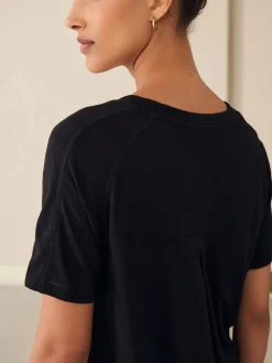 - Active Lichtgewicht T-shirt met ronde hals en korte mouwen*Next Best