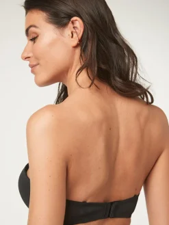 - A-DD strapless push-up beha met drievoudige boost*Next Sale