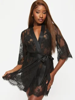 Zwart - Availing All Over Lace Robe*Ann Summers Sale