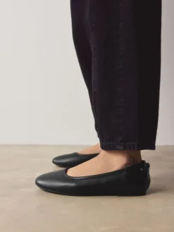 - Ballerina's*Next Best