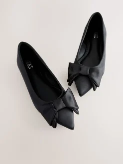 - Ballerina's met spitse neus en strik*Next Hot