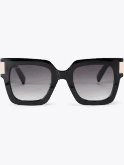 - Chunky Flare Sunglasses*Carvela Hot