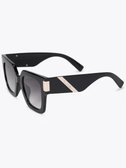 - Chunky Flare Sunglasses*Carvela Hot