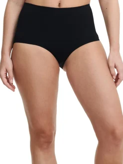 - gladde comfortabele licht-vormgevende slip met hoge taille*Chantelle Online