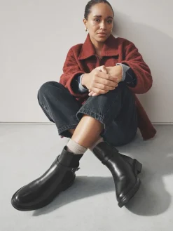 - Chelsea Boots met gesp*Next Clearance