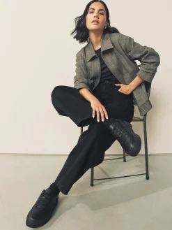 - Cleat Chunky sneakers met vetersluiting*Next Outlet