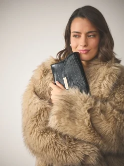 - Clutch*Next Outlet