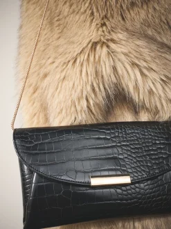 - Clutch*Next Outlet